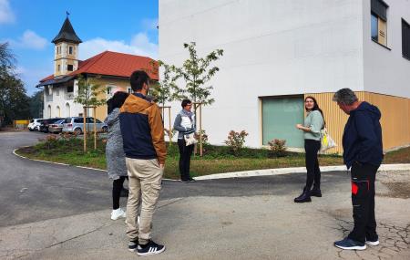 Forma viva-sprehod med živimi oblikami (2)